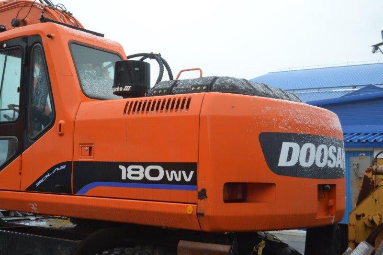 Б/у экскаватор Doosan Solar 180W-V Б/у экскаватор Doosan Solar 180W-V