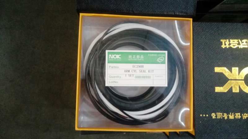 Ремкомплект гидроцилиндра рукояти NOK EC290B Титан Техника