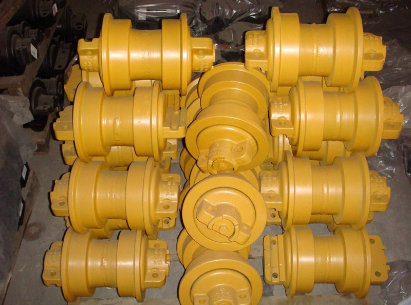 Каток опорный двубортный для бульдозера Komatsu D355C-3 Титан Техника