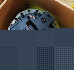 Редуктор хода в сборе с гидромотором для экскаватора Case CX370B Титан Техника